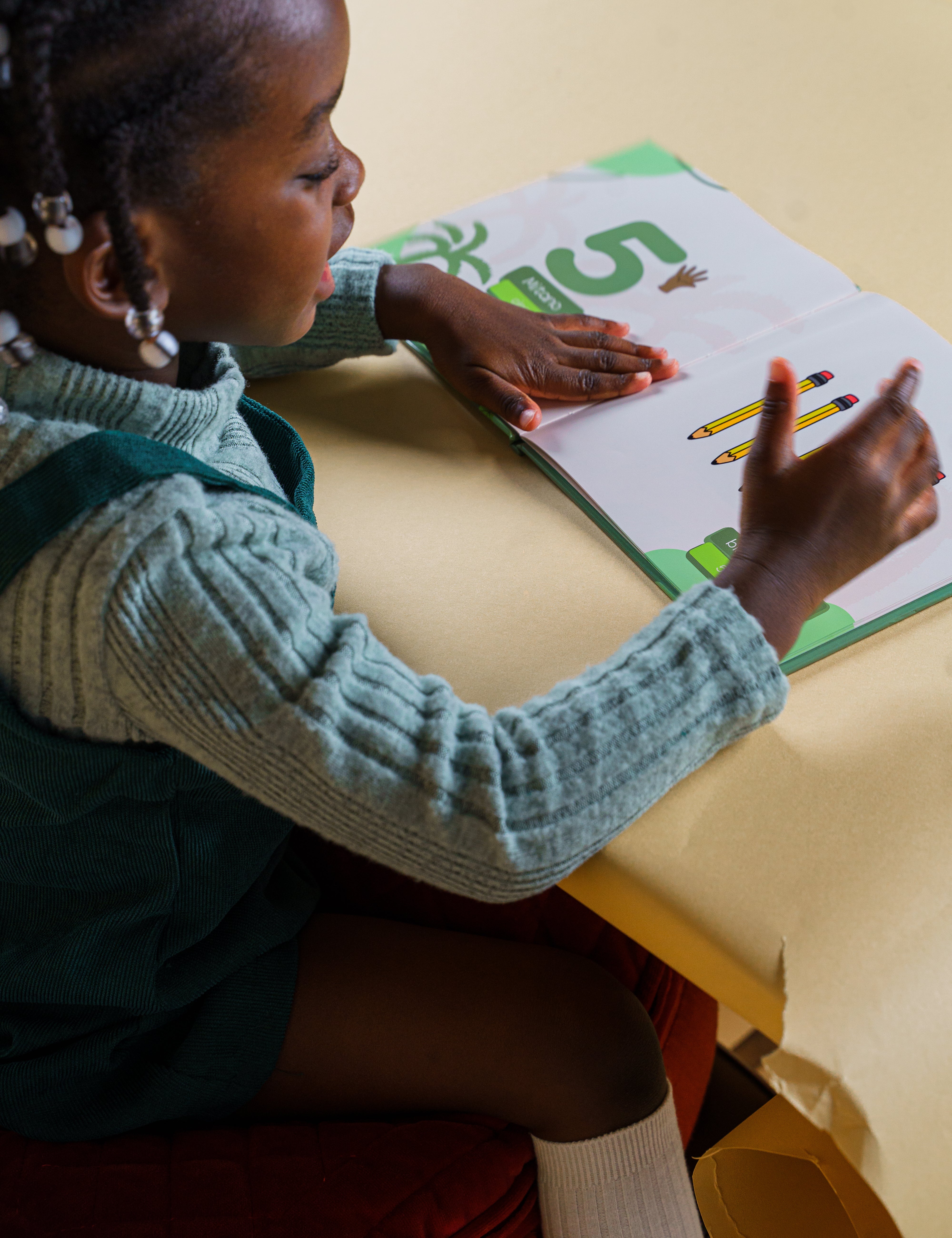 Pourquoi apprendre le Lingala renforce la confiance et l’identité de l’enfant